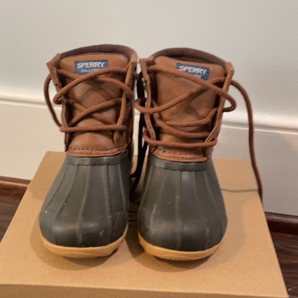 Sperry port boots- 9m toddler (3/5yo)